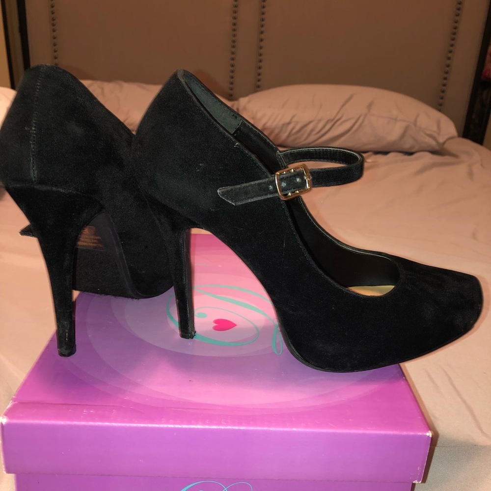 Black suede heels